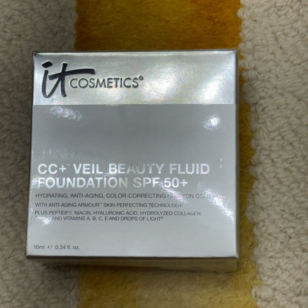 IT Cosmetics CC+ Veil Beauty Fluid Foundation SPF 50+ - Silver Box